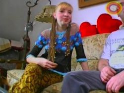 Geiles Luder lässt sich von einem reifen Typ poppen