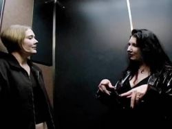 Tabuloses Vögeln für die sexy Lesbe beim Fetisch Sex