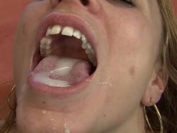 Fickrige Blonde verwöhnt den Ebony Pint