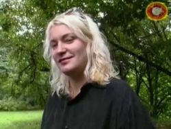 Eine scharfe blonde Schnecke im Park angelabert und daheim gevögelt