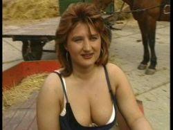 Hemmungsloser Outdoorsex mit einer dauergeiler Milf